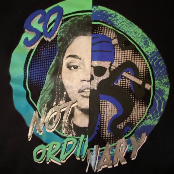 Uma Descendants Crop Top - Picture 6 of 6